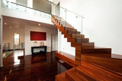 tangga kayu mnimalis-papan tangga kayu-desain tangga kayu-tangga rumah kayu-papan tangga dari kayu