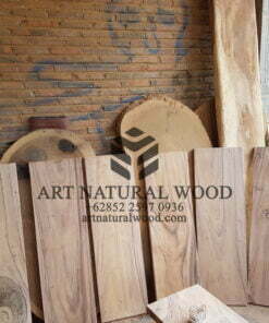 tangga kayu mnimalis-papan tangga kayu-desain tangga kayu-tangga rumah kayu-papan tangga dari kayu