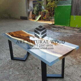 meja resin kayu natural-meja river-meja epoxy kayu trembesi-mejamakan resin