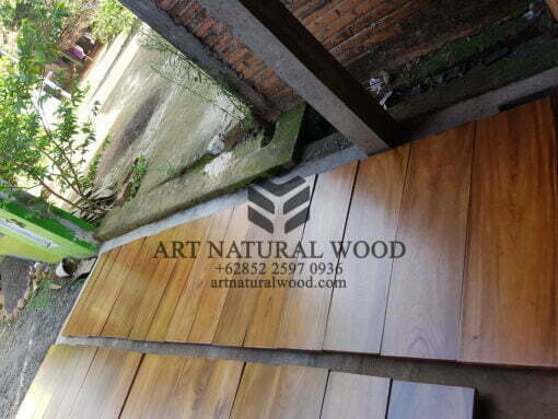 tangga kayu mnimalis-papan tangga kayu-desain tangga kayu-tangga rumah kayu-papan tangga dari kayu