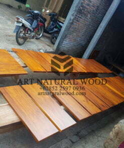 tangga kayu mnimalis-papan tangga kayu-desain tangga kayu-tangga rumah kayu-papan tangga dari kayu