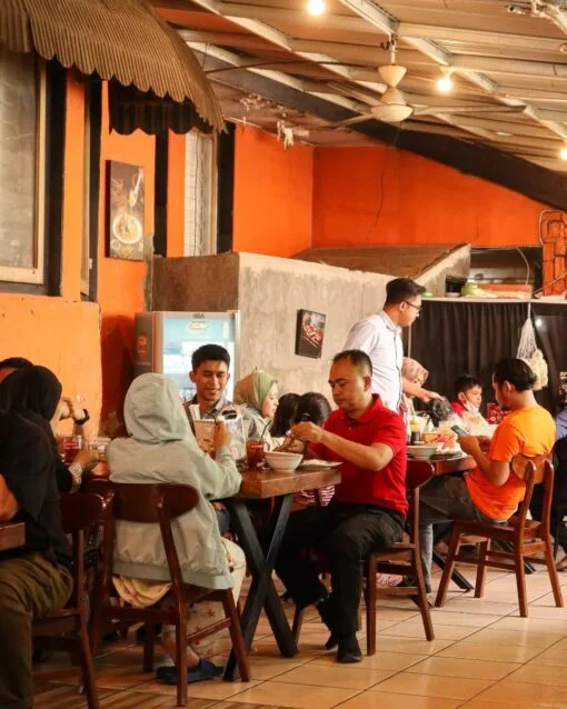 meja makan kaki besi-meja cafe kaki besi-meja makan persegi-meja cafe persegi-meja cafe kecil