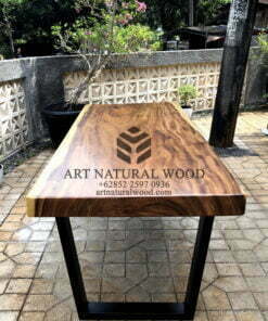 meja makan kayu utuh-meja makan kayu solid-meja makan industrial-meja makan kayu trembesi-meja cafe kayu utuh-mejacafe kayu solid