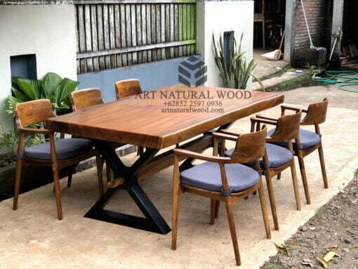 meja makan kayu solid-meja makan kayu besar-meja makan besar-meja makan natural-meja makan minimalis-meja cafe kayu besar-meja cafe kayu solid