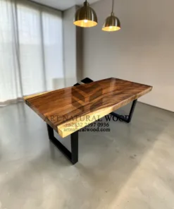 meja makan kayu utuh-meja makan kayu solid-meja makan industrial-meja makan kayu trembesi-meja cafe kayu utuh-mejacafe kayu solid