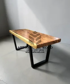 meja makan kayu utuh-meja makan kayu solid-meja makan industrial-meja makan kayu trembesi-meja cafe kayu utuh-mejacafe kayu solid