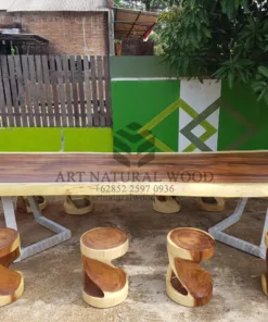 meja makan trembesi alami-meja kayu besar-meja makan kayu besar-meja makan sisi alami-meja makan kayu trembesi-meja makan mewah