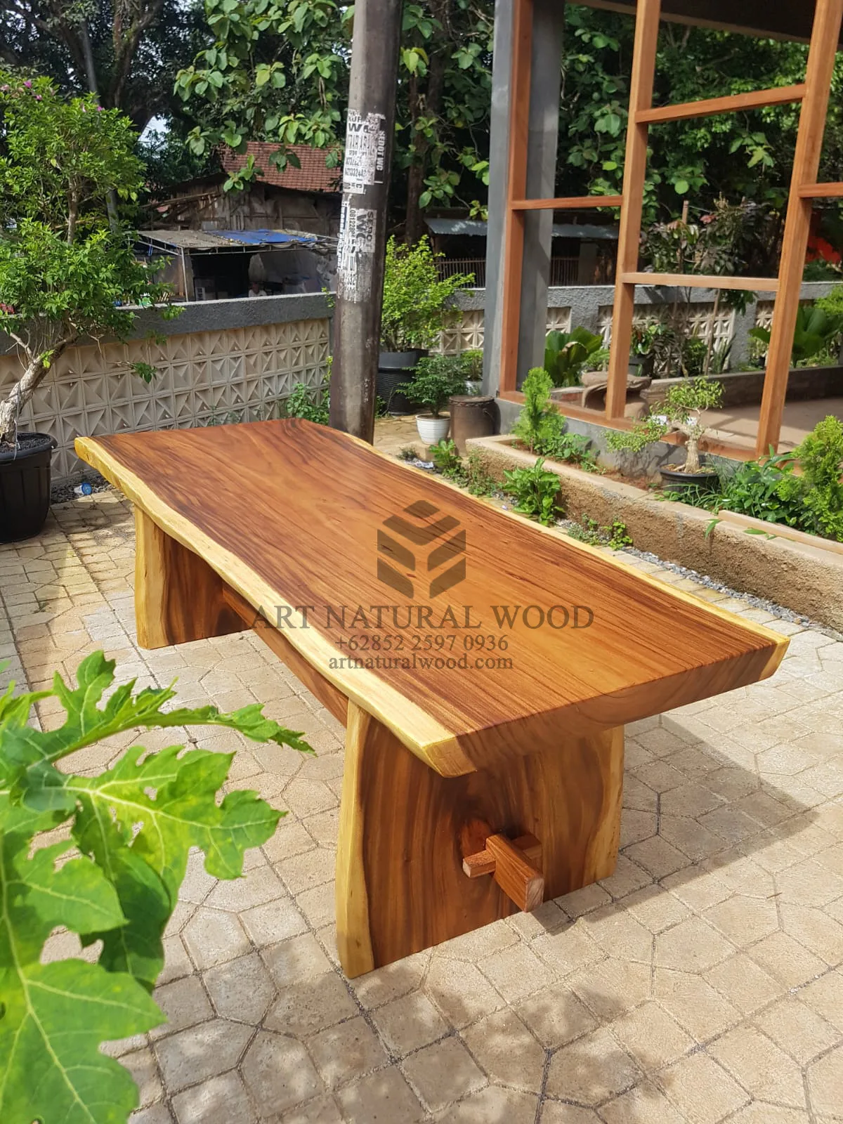 meja makan kayu unik-meja makan kayu trembesi solid-meja cafe kayu trembesi-meja kayu trembesi besar-meja kayu besar-meja balok-meja balok kayu