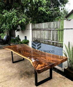 meja resin kayu besar-meja makan kayu besar-meja kayu mewah-meja cover resin-meja trembesi cover resin-meja kayu tebal
