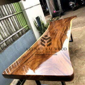 meja resin kayu besar-meja makan kayu besar-meja kayu mewah-meja cover resin-meja trembesi cover resin-meja kayu tebal