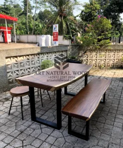 meja cafe industrial-meja makan industrial-meja kayu besar-meja makan kayu trembesi-meja cafe trembesi