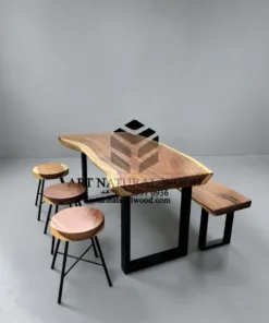 meja cafe industrial-meja makan industrial-meja kayu besar-meja makan kayu trembesi-meja cafe trembesi