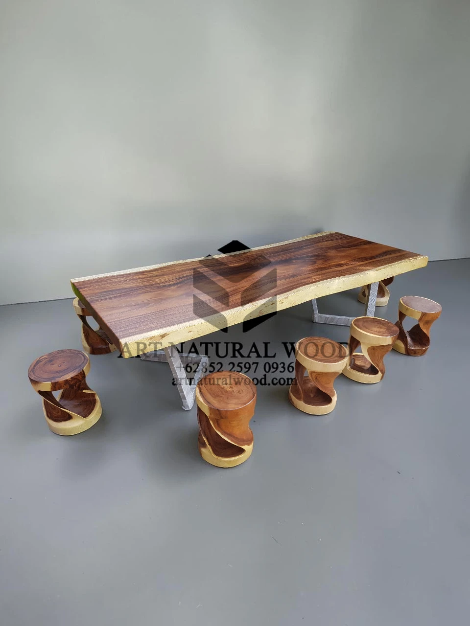 meja makan trembesi alami-meja kayu besar-meja makan kayu besar-meja makan sisi alami-meja makan kayu trembesi-meja makan mewah