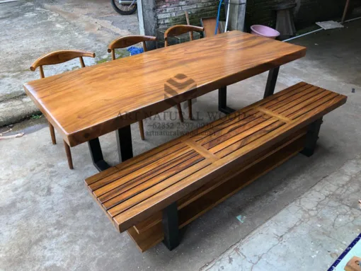 meja makan solid kayu trembesi-meja kayu besar-meja kayu unik-meja dari kayu besar-meja makan kayu utuh