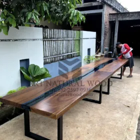 meja resin kayu trembesi-meja kayu besar-meja meeting kantor kayu besar-meja rapat-meja river kayu