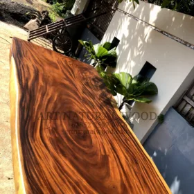 meja makan kaki besi kayu trembesi-meja kayu besar-meja makan industrial-meja makan minimalis-meja kayu tebal-meja makan antik-meja kayu alami