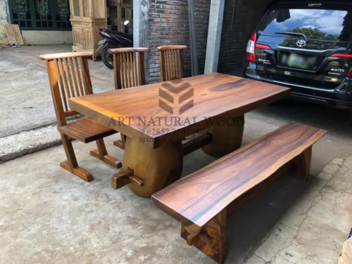 meja antik kayu trembesi-meja kayu besar-meja makan antik-meja makan unik-meja makan kayu utuh
