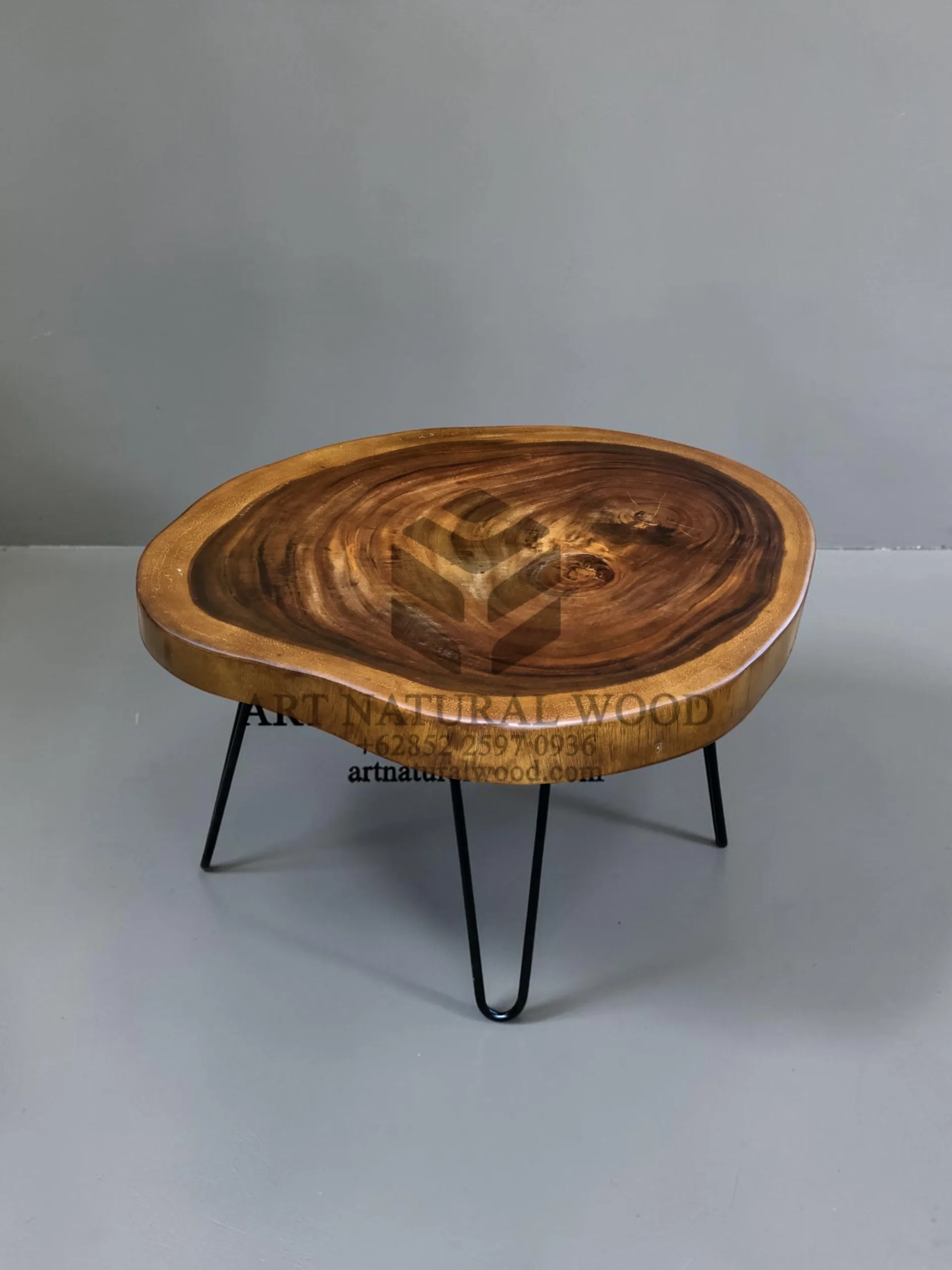 meja tamu kayu trembesi bundar-coffee table bundar-meja kopi bundar-meja tamu bulat-meja tamu kaki besi-meja kayu besar