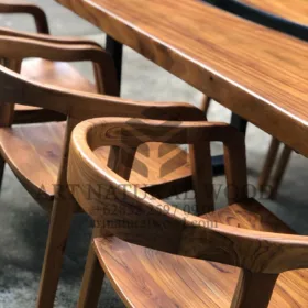 set meja makan minimalis kayu trembesi-meja kayu besar-meja kayu resin-meja river kaca-furniture cafe-meja cafe-kursi makan jati minimalis