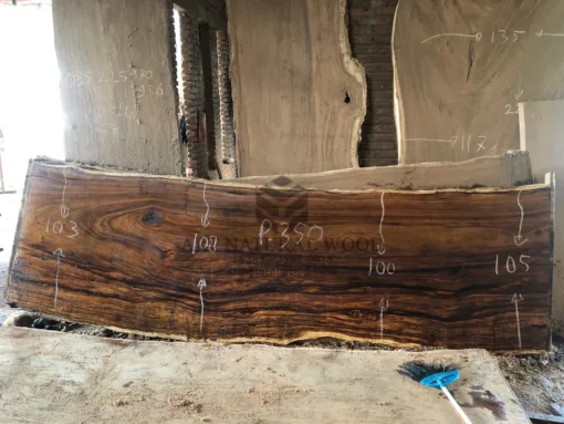 kayu trembesi solid-papan kayu trembesi-kayu besar-kayu trembesi besar-kayu utuh