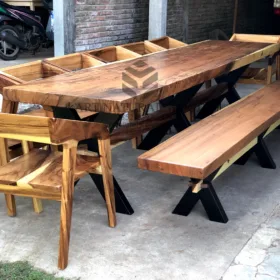 meja makan panjang minimalis-meja kayu besar-meja kayu trembesi-meja makan unik-meja kayu unik