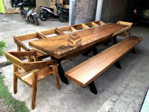 meja makan panjang minimalis-meja kayu besar-meja kayu trembesi-meja makan unik-meja kayu unik