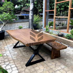 meja bangku makan minimalis-meja kayu besar-meja makan industrial-meja makan kayu trembesi-meja suar-meja makan kayu tebal