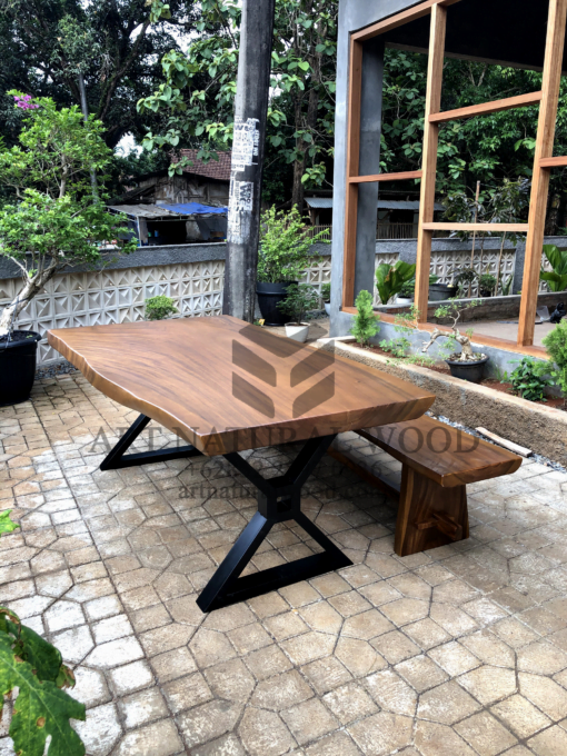 meja bangku makan minimalis-meja kayu besar-meja makan industrial-meja makan kayu trembesi-meja suar-meja makan kayu tebal