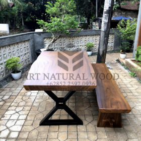 meja bangku makan minimalis-meja kayu besar-meja makan industrial-meja makan kayu trembesi-meja suar-meja makan kayu tebal