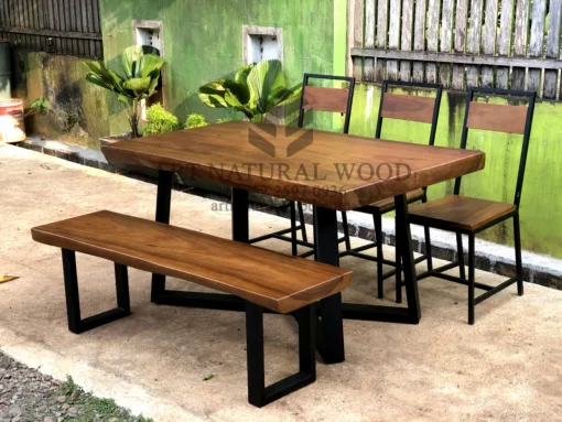 set meja makan industrial kayu trembesi-meja kayu besar-meja kayu trembesi