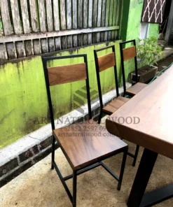 set meja makan industrial kayu trembesi-meja kayu besar-meja kayu trembesi