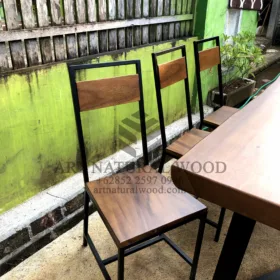set meja makan industrial kayu trembesi-meja kayu besar-meja kayu trembesi