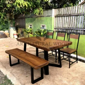 set meja makan industrial kayu trembesi-meja kayu besar-meja kayu trembesi