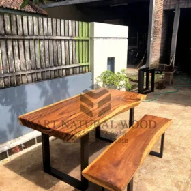 meja industrial design kayu trembesi solid-meja makan industrial-meja cafe industrial-meja makan kayu solid-meja makan kayu utuh-meja kayu besar