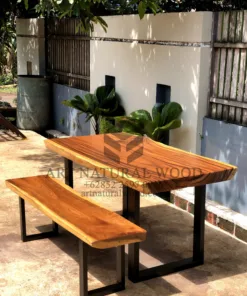 meja industrial design kayu trembesi solid-meja makan industrial-meja cafe industrial-meja makan kayu solid-meja makan kayu utuh-meja kayu besar