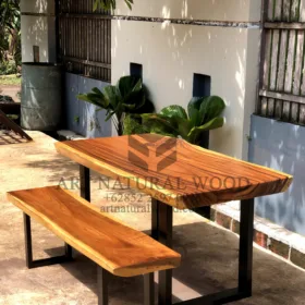 meja industrial design kayu trembesi solid-meja makan industrial-meja cafe industrial-meja makan kayu solid-meja makan kayu utuh-meja kayu besar