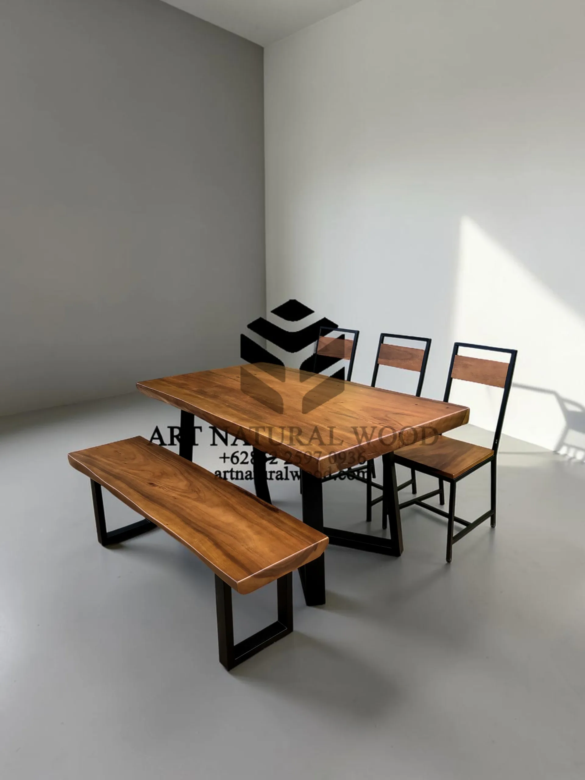 set meja makan industrial kayu trembesi-meja kayu besar-meja kayu trembesi