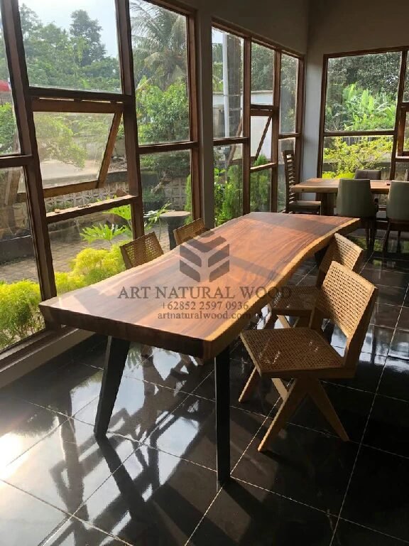 meja makan minimalis 4 kursi-meja makan trembesi-meja kayu trembesi-meja kayu besar