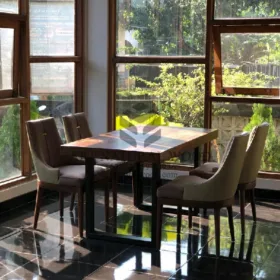 meja cafe minimalis-meja cafe kayu solid-meja kayu solid-kursi makan mewah