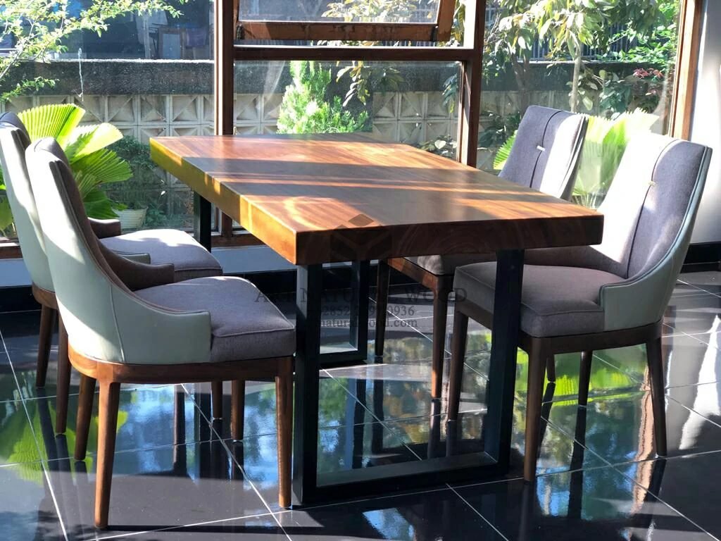 meja cafe minimalis-meja cafe kayu solid-meja kayu solid-kursi makan mewah