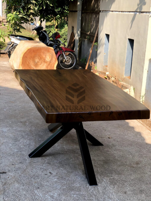 meja kayu kaki besi unik-meja makan kayu trembesi kaki besi