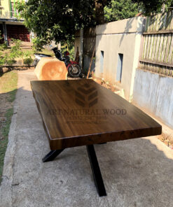 meja kayu kaki besi unik-meja makan kayu trembesi kaki besi