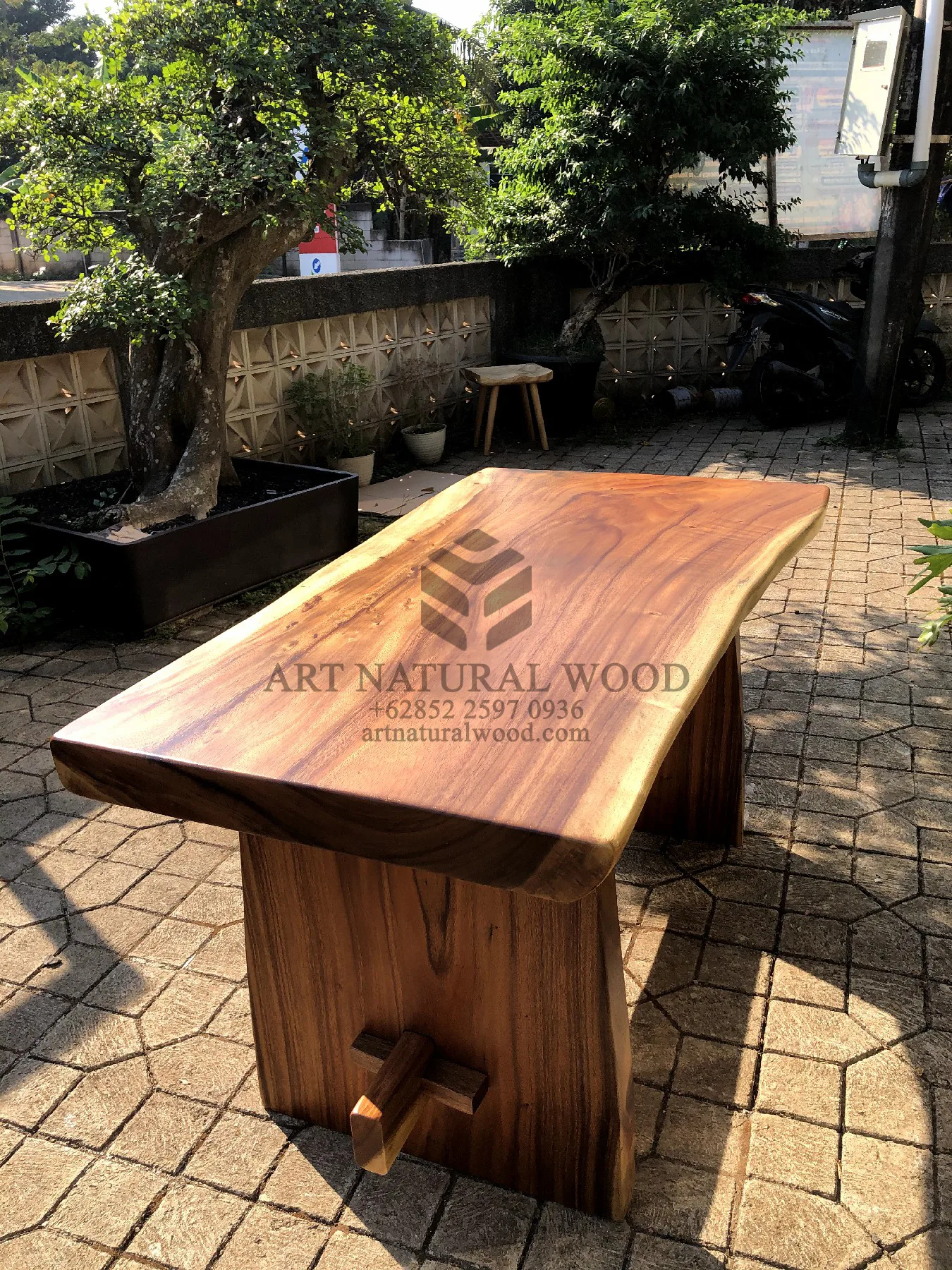 meja makan kayu utuh desain minimalis-meja makan kayu trembesi solid