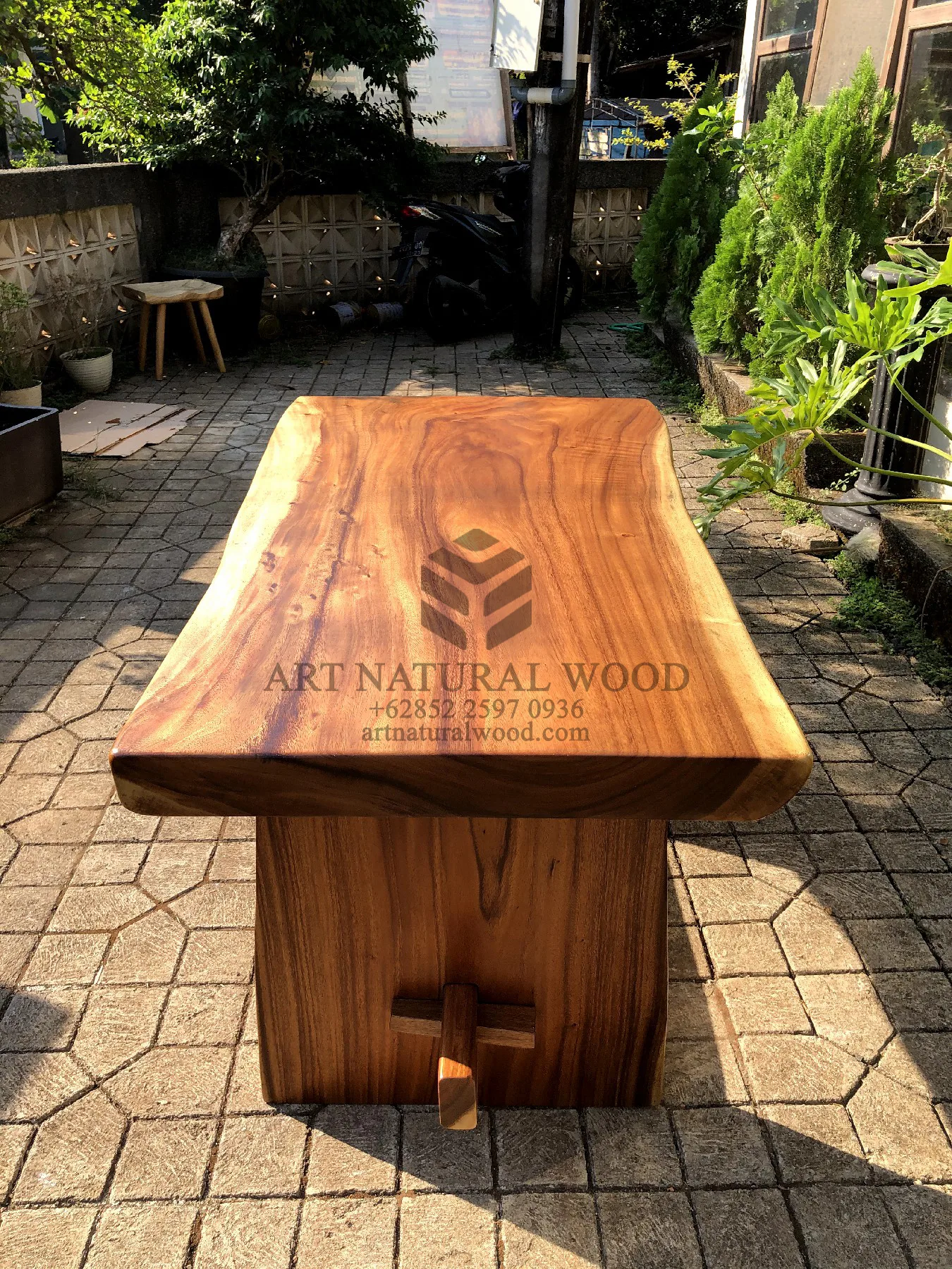 meja makan kayu utuh desain minimalis-meja makan kayu trembesi solid