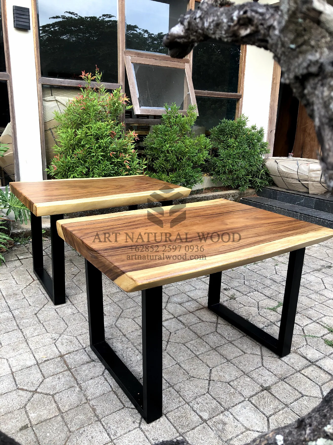 meja cafe minimalis kayu solid kaki besi-meja makan kaki besi