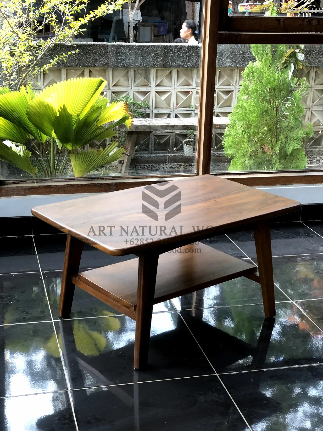 meja ruang tamu minimalis kecil kayu jati solid