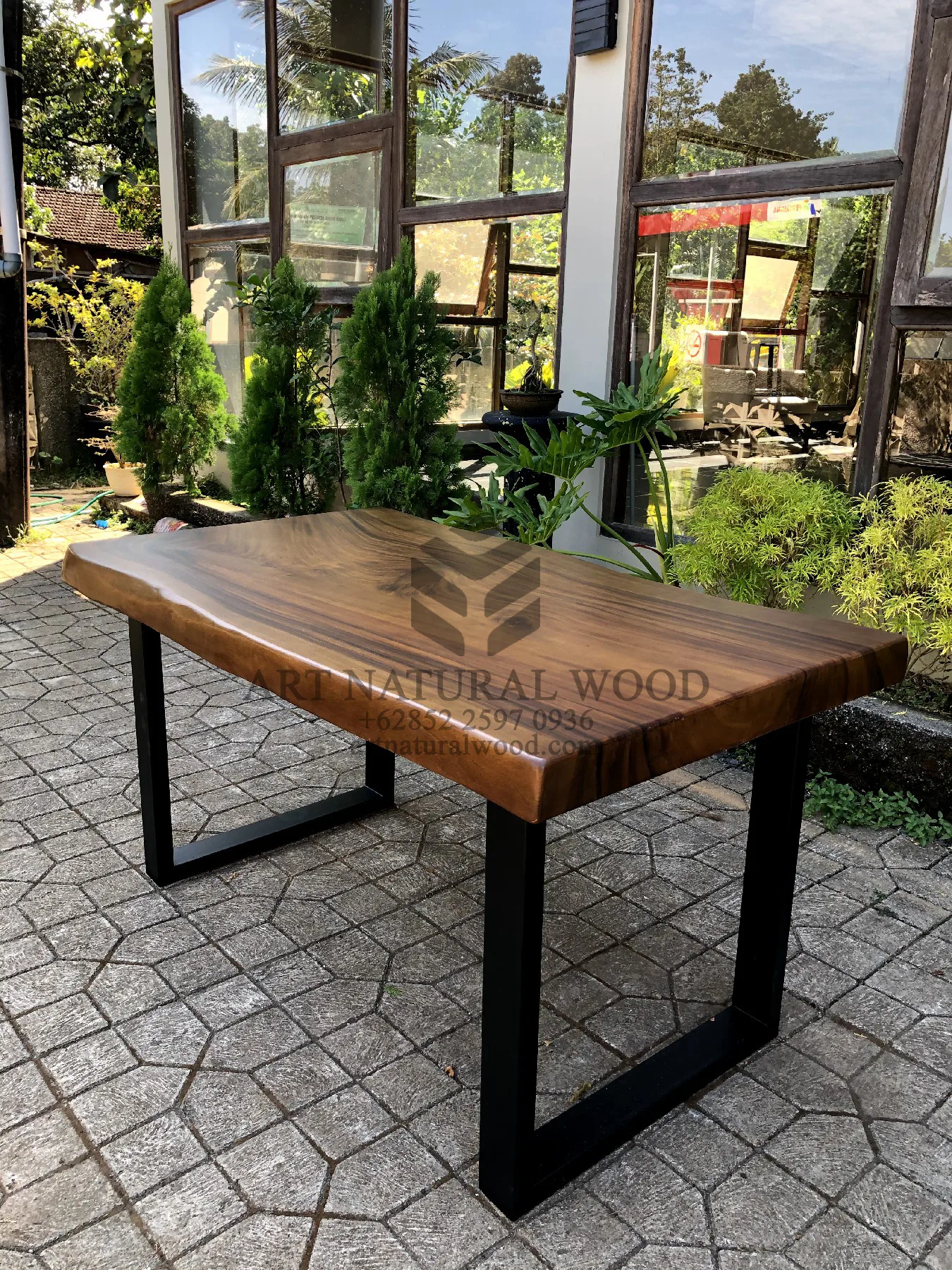 meja makan minimalis kayu solid kaki besi