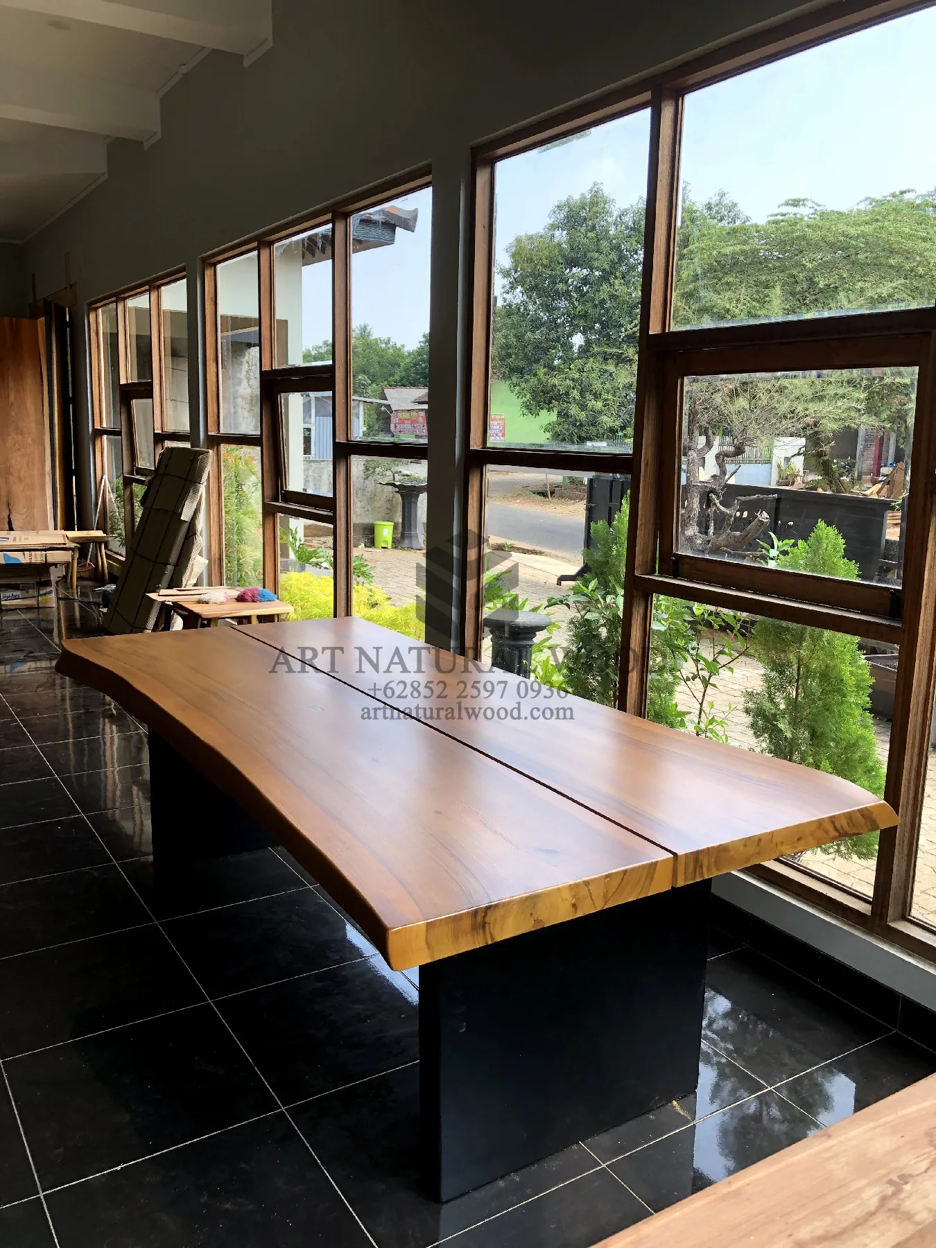 meja kayu besar untuk meeting kantor-meja meeting kayu besar-meja rapat kantor kayu minimalis