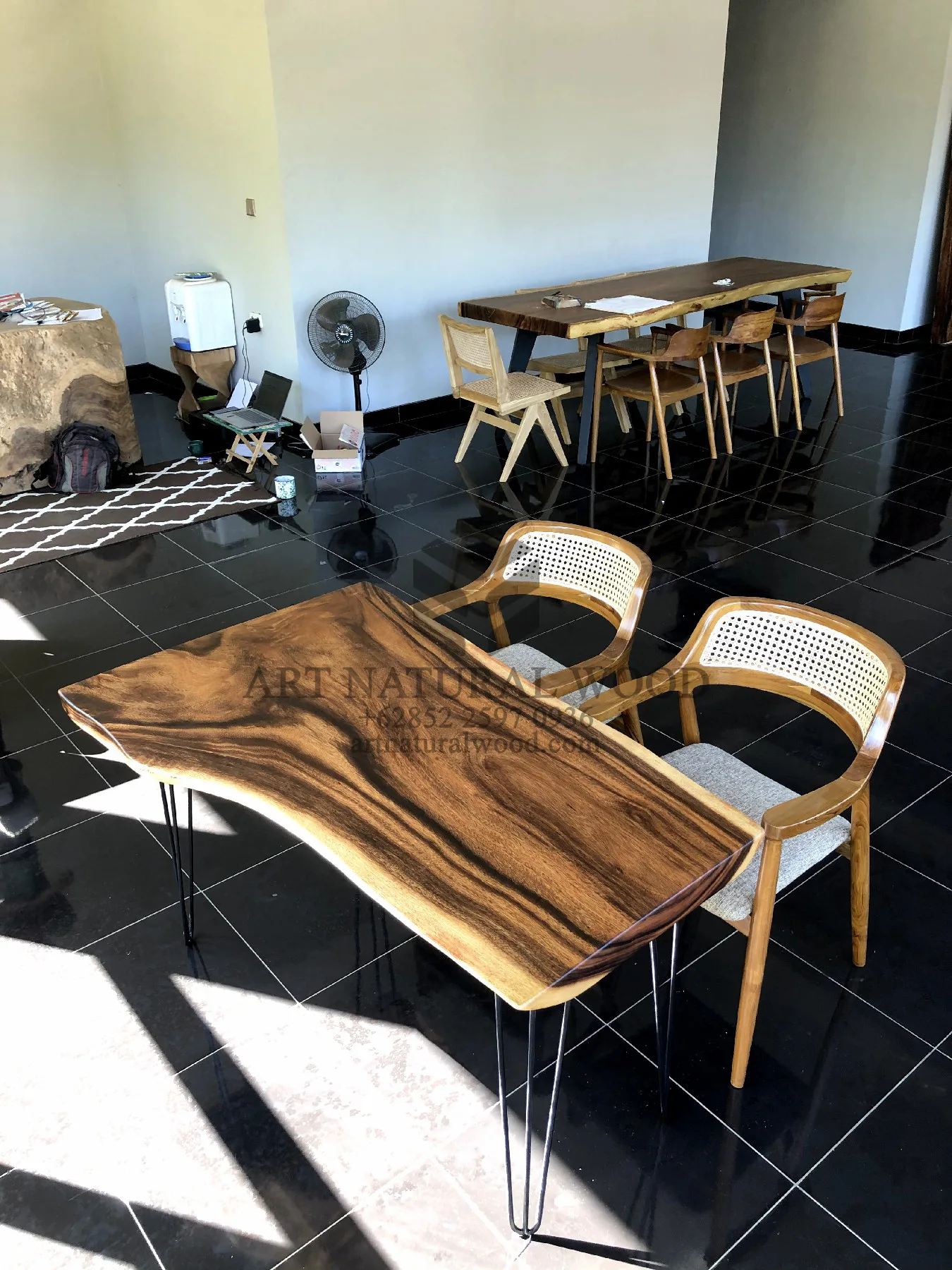 meja kerja minimalis kayu solid kaki besi