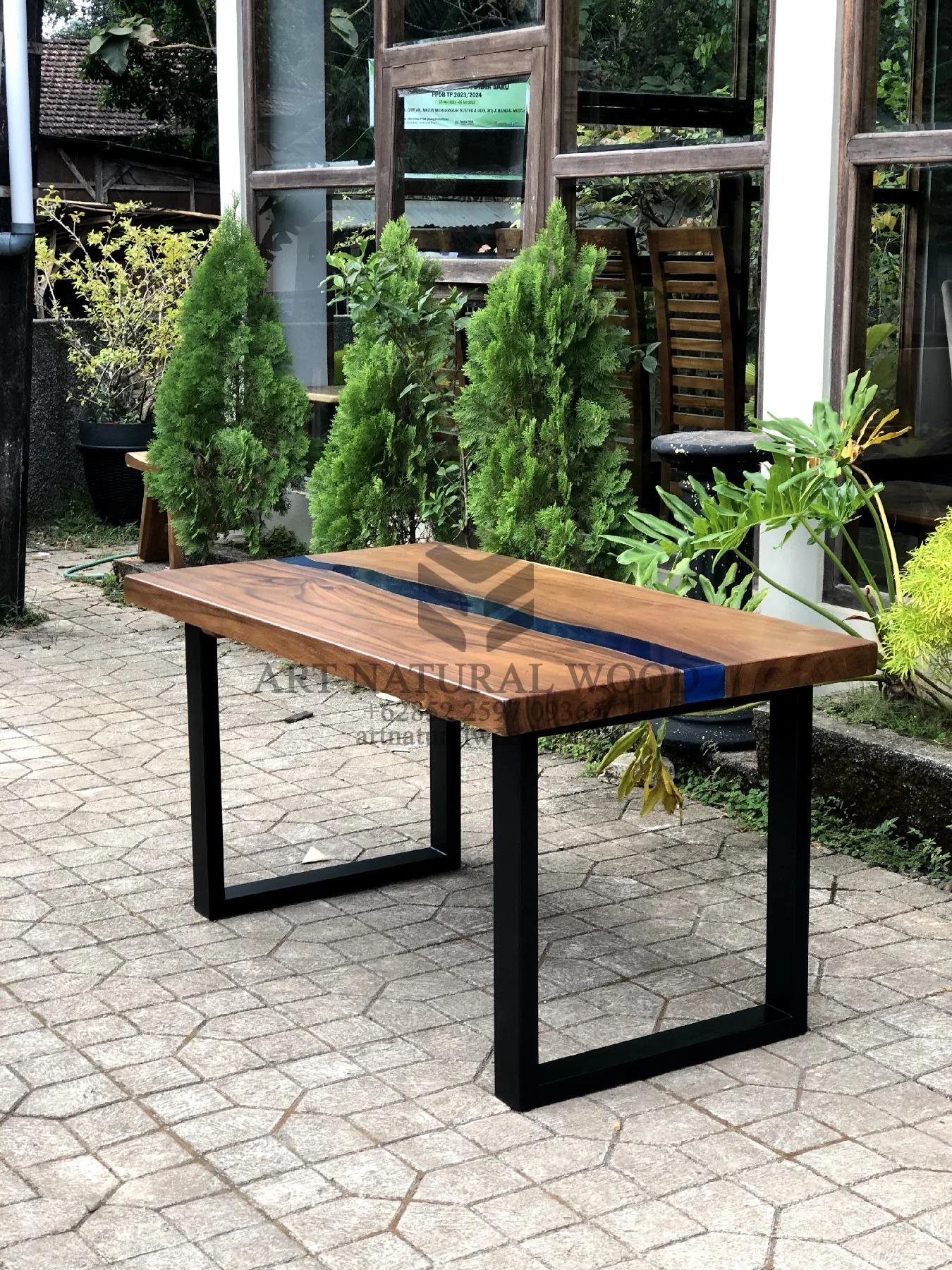meja epoxy resin minimalis kayu trembesi solid kaki besi
